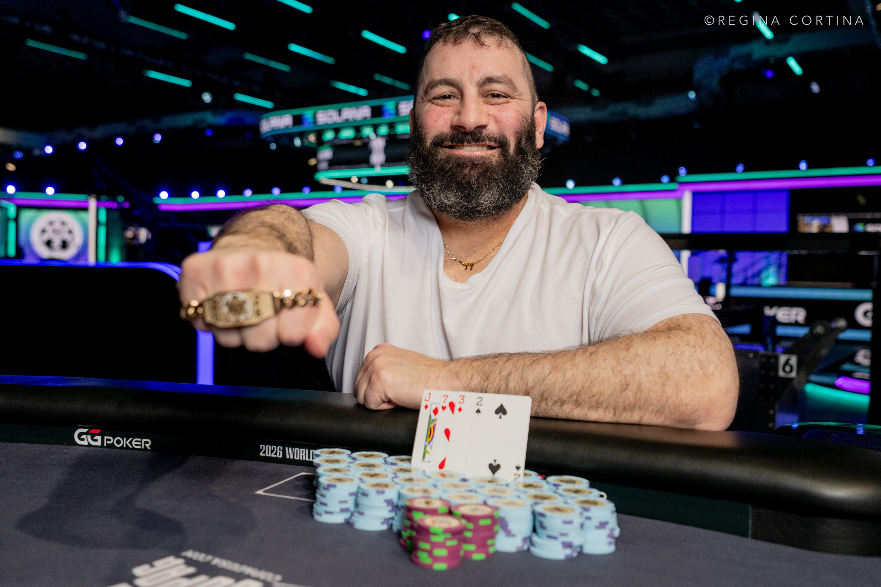 「双面牌桌」的疯狂：Justin Fawcett 如何在 WSOP 赢得唯一双底池锦标赛 - EVO真人娱乐