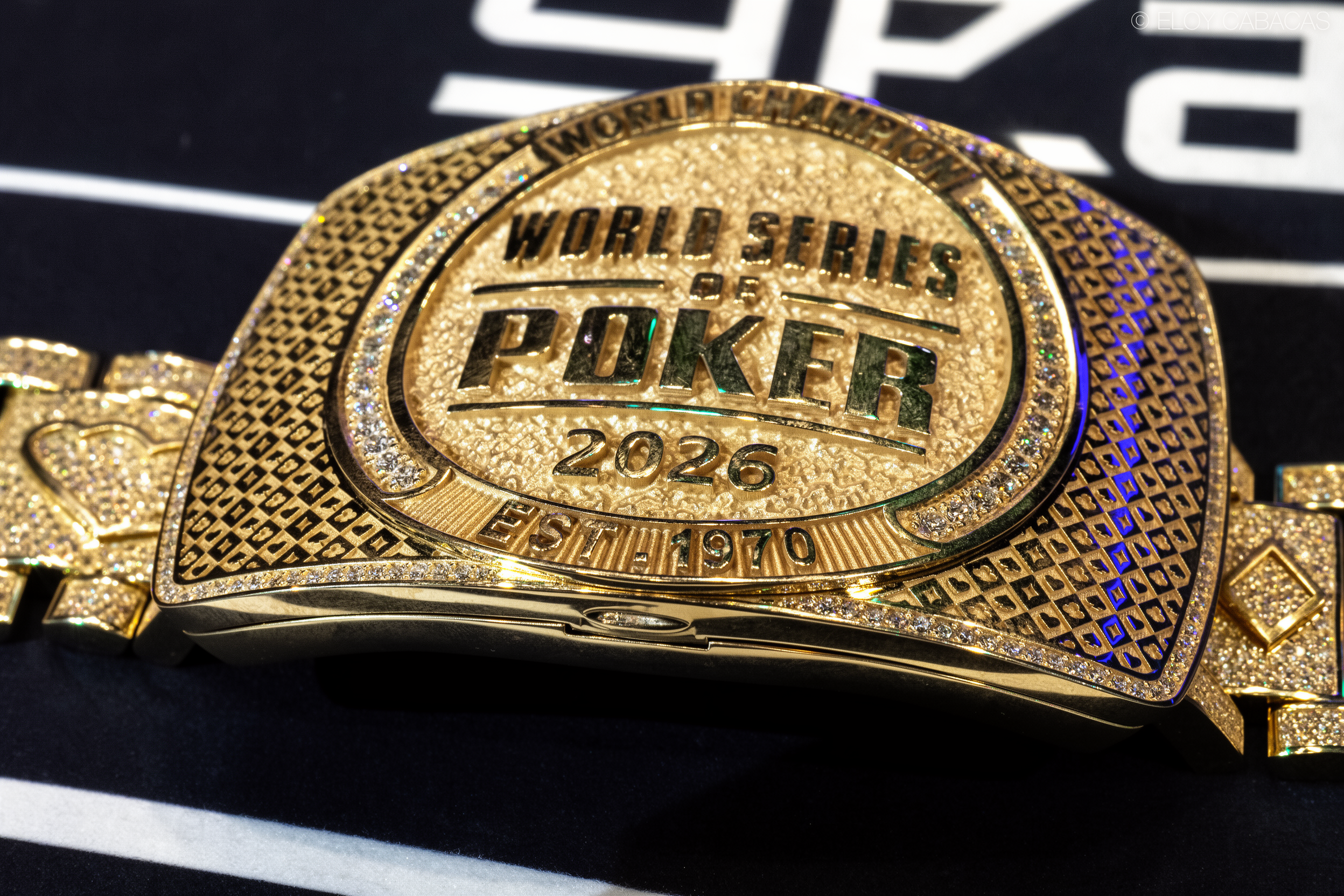 WSOP 主赛事首日淘汰战：六高底牌玩家豪赌全军覆没的心理博弈解析 - EVO视讯